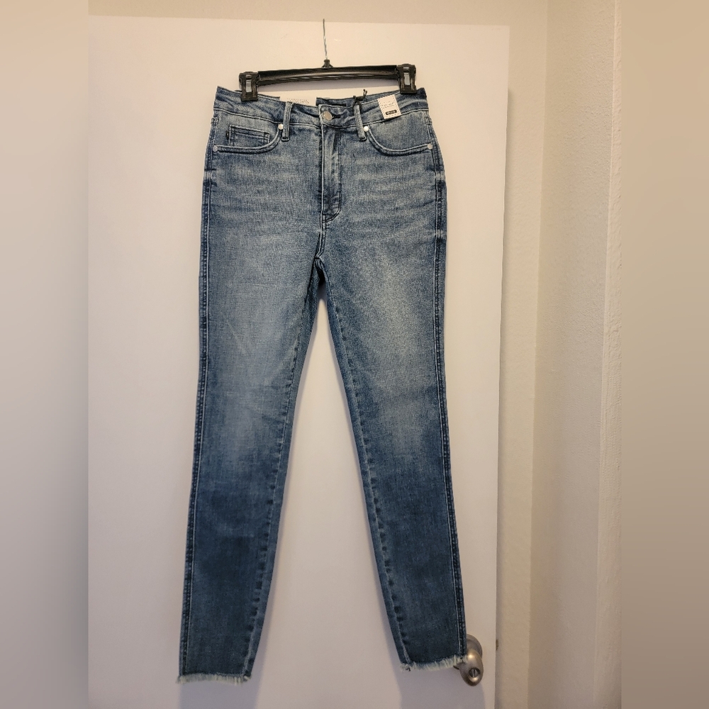 JUDY BLUE mid rise, skinny fit Jeans. Sz 28 New With Tags